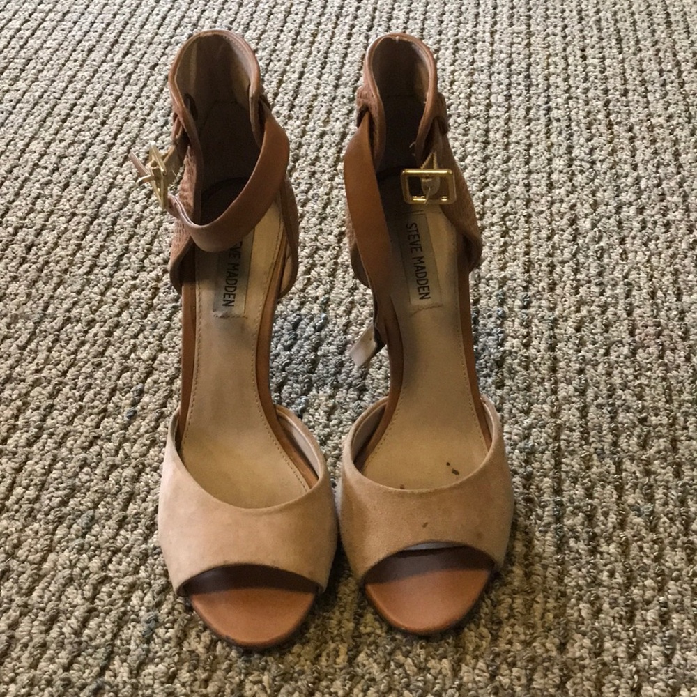 STEVE MADDEN 8.5 HEELS NUDE AND LEATHER STRAP